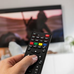   Univerzális TV távirányító - 250+ típushoz - fekete - 2 x AAA