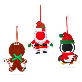   Karácsonyi fénykép dekoráció - filc - csengettyűvel - akasztható - 13 x 17 cm - 3 féle