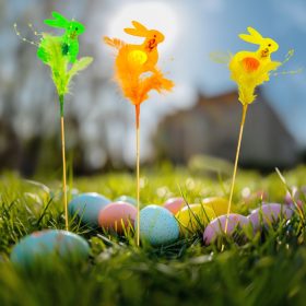   Húsvéti dekoráció - nyuszi - 3 féle - 23 cm - leszúrható