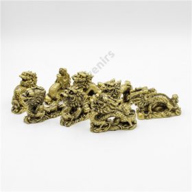 SÁRKÁNY 8 DB 1/44 5,5x6,5 cm