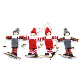 FIGURA KÖTÖTT RUHÁS 4 DB 1/120 SÍELŐ 2 FÉLE 13 cm