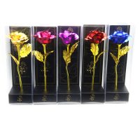 Valentin-napi szappanvirágok, fémrózsák, selyemvirágok