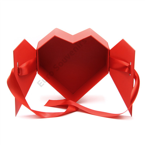 PAPÍRDOBOZ SZÍV 1/20 24,5x24x10 cm 4 SZÍNBEN