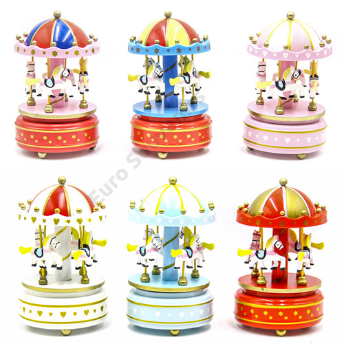 KÖRHINTA FORGÓ, ZENÉLŐ 1/48 11x18 cm 6  FÉLE