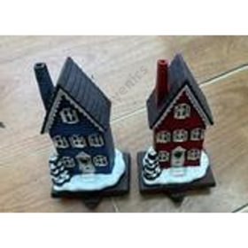 KARÁCSONYI HÁZ AKASZTÓVAL 4/12 9,5x7,5x16 cm 4 SZÍNBEN