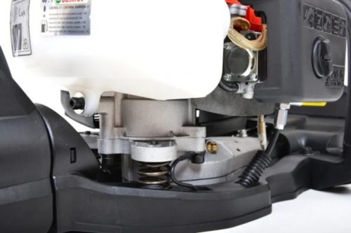 BENZINMOTOROS SÖVÉNYVÁGÓ