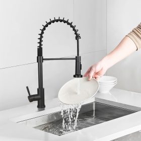   Mosogató csaptelep flexibilis csővel, levehető zuhanyfejjel, fekete