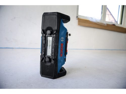 BOSCH Akkus Bluetooth Rádió DAB+ GPB18V-3SC 10W IP 54 (Akku és töltő nélkül)