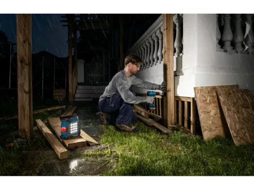 BOSCH Akkus lámpa GLI18V-1500 (akku és töltő nélkül) 1500 Lm IP 64