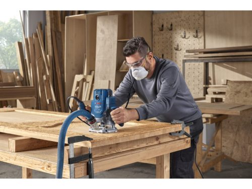 BOSCH Felsőmaró GOF 20-12 tartozékokkal (befogópatron mérete: 8-12 mm, 1/4"-1/2") / 2000 W