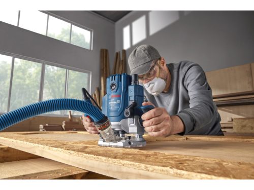 BOSCH Felsőmaró GOF 20-12 tartozékokkal (befogópatron mérete: 8-12 mm, 1/4"-1/2") / 2000 W