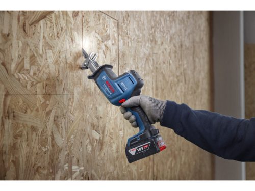 BOSCH Akkus kompakt szablyafűrész GSA 18V-24 ford. szabályzós (akku + töltő nélkül)