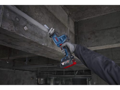 BOSCH Akkus kompakt szablyafűrész GSA 18V-24 ford. szabályzós (akku + töltő nélkül)