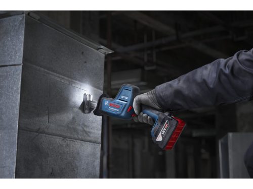 BOSCH Akkus kompakt szablyafűrész GSA 18V-24 ford. szabályzós (akku + töltő nélkül)