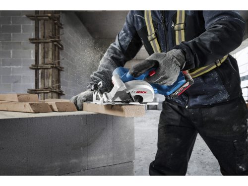 BOSCH Akkus körfűrész 140 mm GKS 18V-51 lágy indítású (akku és töltő nélkül)