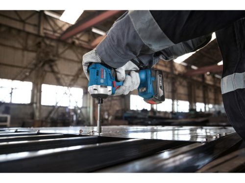 BOSCH Akkus ütvecsavarozó 215 Nm 1/4" GDR 18V-215 L-BOXX-ban (akku és töltő nélkül)