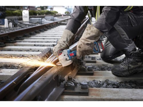 BOSCH Akkus sarokcsiszoló 125 mm GWS 18V-11 S ford. szabályzós (akku és töltő nélkül)