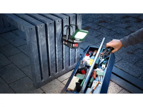 BOSCH Akkus lámpa EasyLight 18V-400 (akku és töltő nélkül)