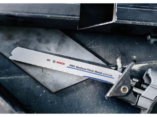 BOSCH PRO Szablyafűrészlap fémre S 1137 BEF 225 mm / 14+16+18 TPI bimetál (25 db)