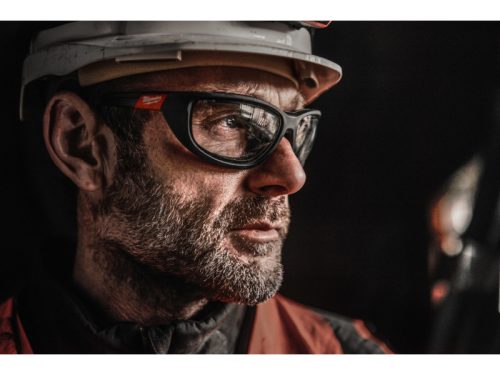 MILWAUKEE Védőszemüveg víztiszta tömítéssel HIGH PERFORMANCE