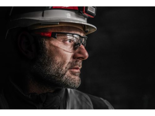 MILWAUKEE Védőszemüveg víztiszta párásodásmentes