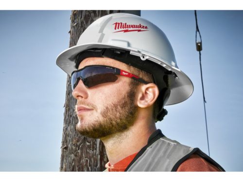 MILWAUKEE Védőszemüveg sötétített párásodásmentes