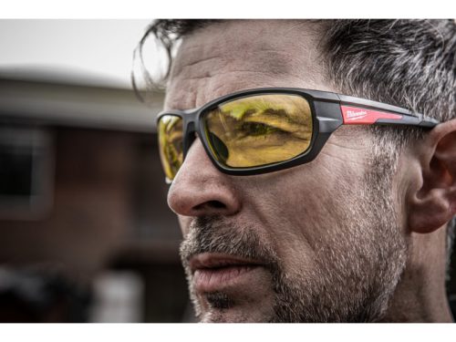 MILWAUKEE Védőszemüveg sárga Performance