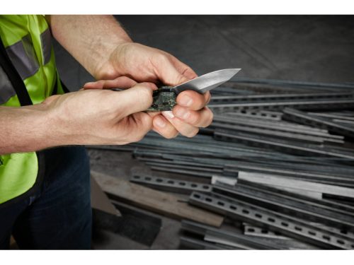 MILWAUKEE Összecsukható kés terepmintás FASTBACK™