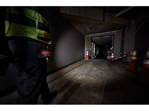 MILWAUKEE Mérőszalag 7,5 m x 30 mm mágneses LED világítással