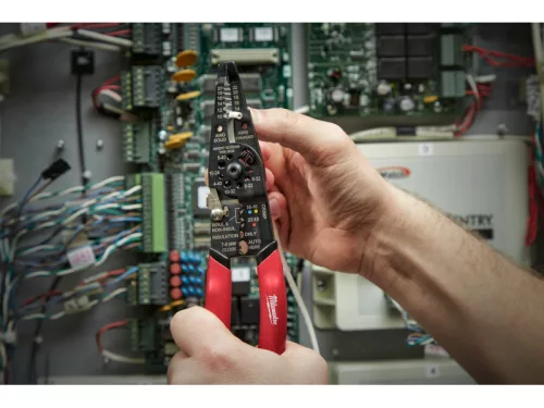 MILWAUKEE Blankoló és krimpelő fogó 0,75 - 6,0 mm2