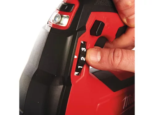 MILWAUKEE Akkus zsírzópisztoly M18 GG-0 (akku + töltő nélkül)