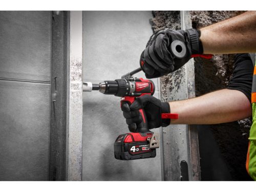 MILWAUKEE Akkus ütvefúró-csavarozó M18 BLPD2-402X (2 x 4,0 Ah akku + töltő)