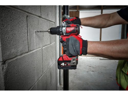 MILWAUKEE Akkus ütvefúró-csavarozó M18 BLPD2-402X (2 x 4,0 Ah akku + töltő)