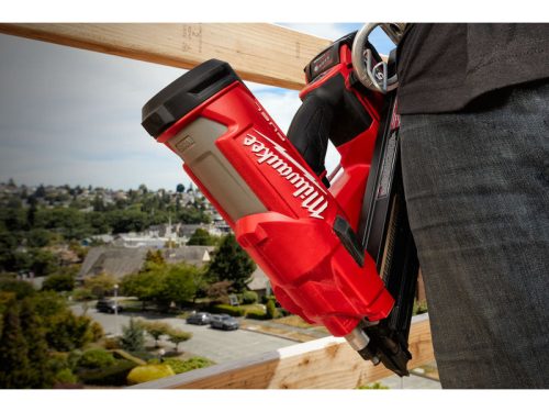 MILWAUKEE Akkus szerkezetépítő szögbelövő M18 FFN-502C (2 x 5,0 Ah akku + töltő)