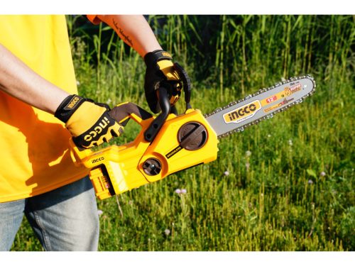 INGCO Akkus láncfűrész 300 mm szénkefe nélküli 20 V (2 x 4,0 Ah akku + töltő)