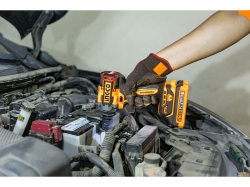 INGCO Akkus ütvecsavarozó 1/2" 405 Nm szénkefe nélküli 20 V (2 x 2,0 Ah akku + töltő)