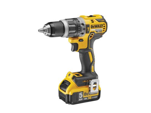 DEWALT Akkus ütvefúró-csavarozó 18 V szénkefe nélküli (2 x 5,0 Ah akku + töltő) DCD796P2