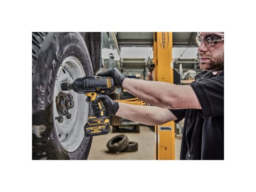 DEWALT Akkus ütvecsavarozó 18 V szk. nélküli 1/2" 1355/1898Nm (2 x 5,0 Ah akku + töltő)