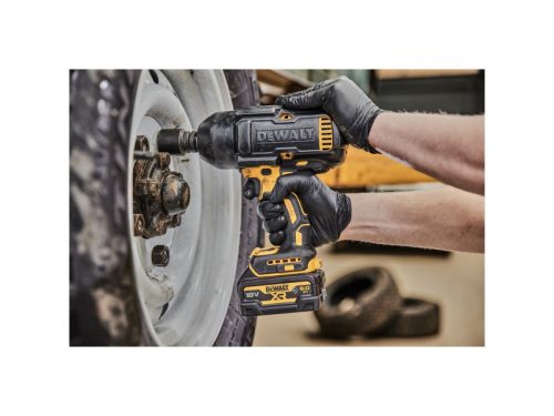 DEWALT Akkus ütvecsavarozó 18 V szk. nélküli 1/2" 1355/1898Nm (2 x 5,0 Ah akku + töltő)