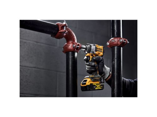 DEWALT Akkus ütvecsavarozó 18 V 1/2" 406 Nm (2 x 5,0 Ah akku + töltő + TSTAK) DCF922P2T