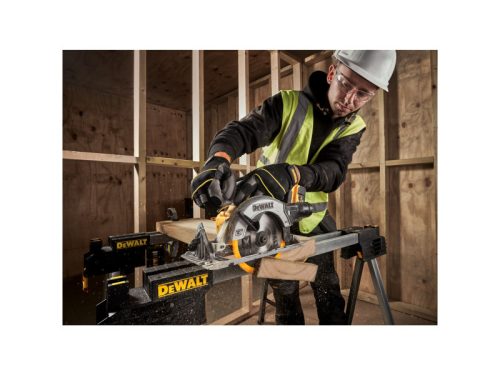 DEWALT Akkus körfűrész 18 V szénkefe nélküli (Akku + töltő nélkül) DCS565N