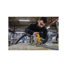 DEWALT Körfűrész 1600 W DWE576K