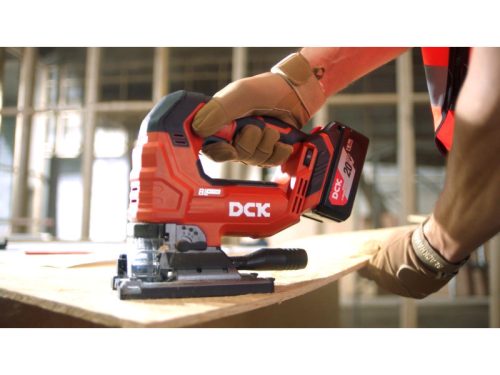 DCK Akkus dekopírfűrész 20 V szénkefe nélküli (akku és töltő nélkül)
