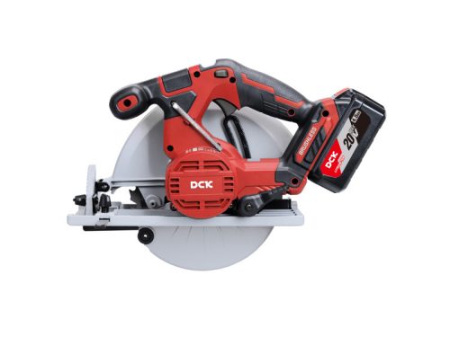DCK Akkus körfűrész 185 mm szénkefe nélküli 20 V (1 x 4,0 Ah akku + töltő)