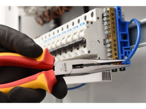 YATO Hosszúcsőrű fogó egyenes 160 mm 1000 V-ig szigetelt CrV